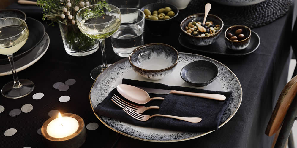 Porcelain crockery
