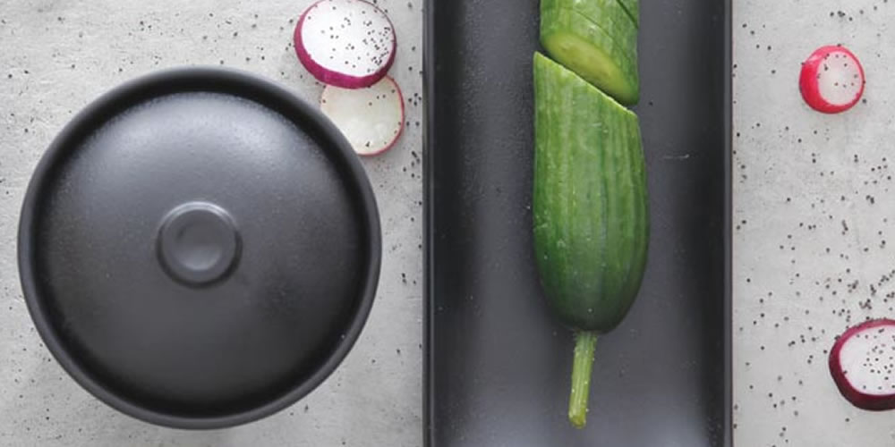 Asiatische Schale mit Deckel hält das Essen warm|default:Schalen mit Deckel|default:.NAME