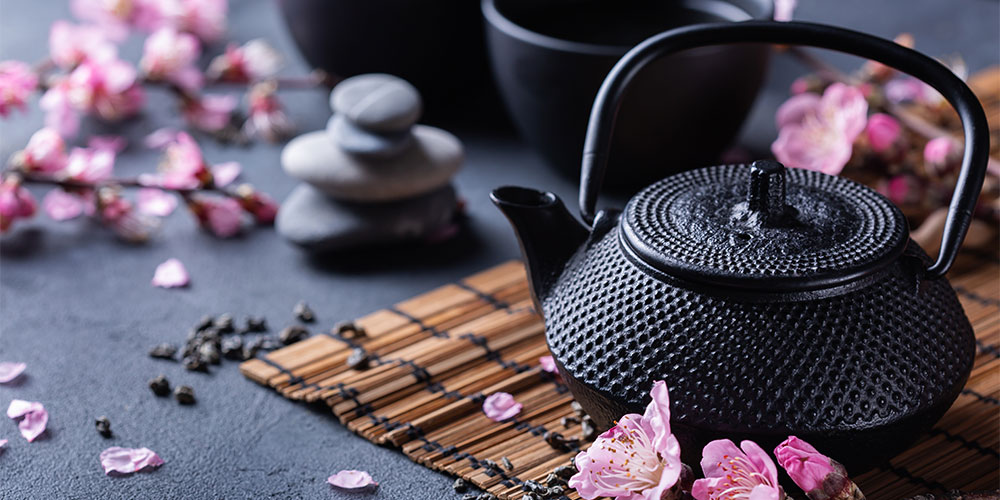Cast-iron teapots with tea cups|default:Tea accessories|default:.NAME
