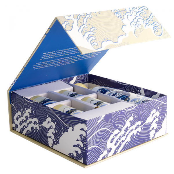 1:4 220/50 ml Kawaii Hokusai Sake Set bei g-HoReCa (Bild 1 von 5)