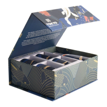 Tokyo Design Studio Sake-Set Kawaii Koi Blau (1 Flasche, 4 Becher), Porzellan, 120/50 ml