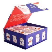 Tokyo Design Studio Sake Set Kawaii Lucky Cat White/Red (1 Bottle, 4 Cups), Porcelain, 120/50 ml